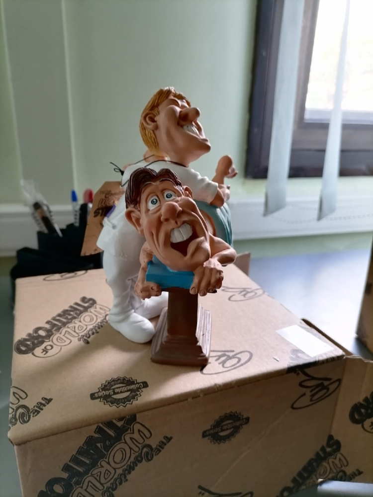 Статуэтка Массаж The Comical World of Stratford RV-651, фото со склада вид профиль