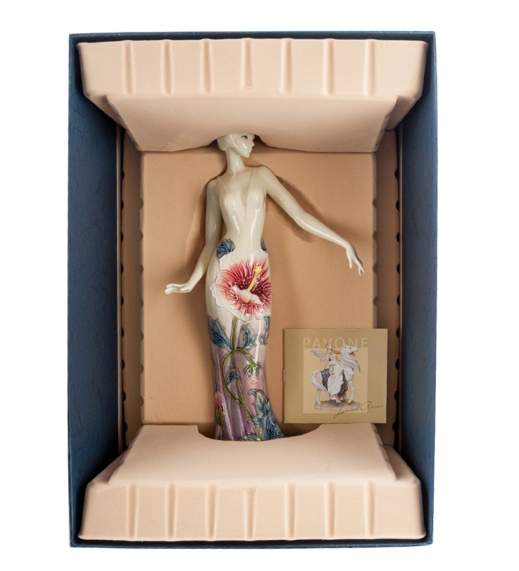 Статуэтка из фарфора Девушка в платье с Розой Pavone JP-98/ 21, фотография в упаковке