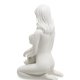 Статуэтка из бисквитного фарфора Мать на коленях с младенцем Pavone VS- 24, фотография со спины