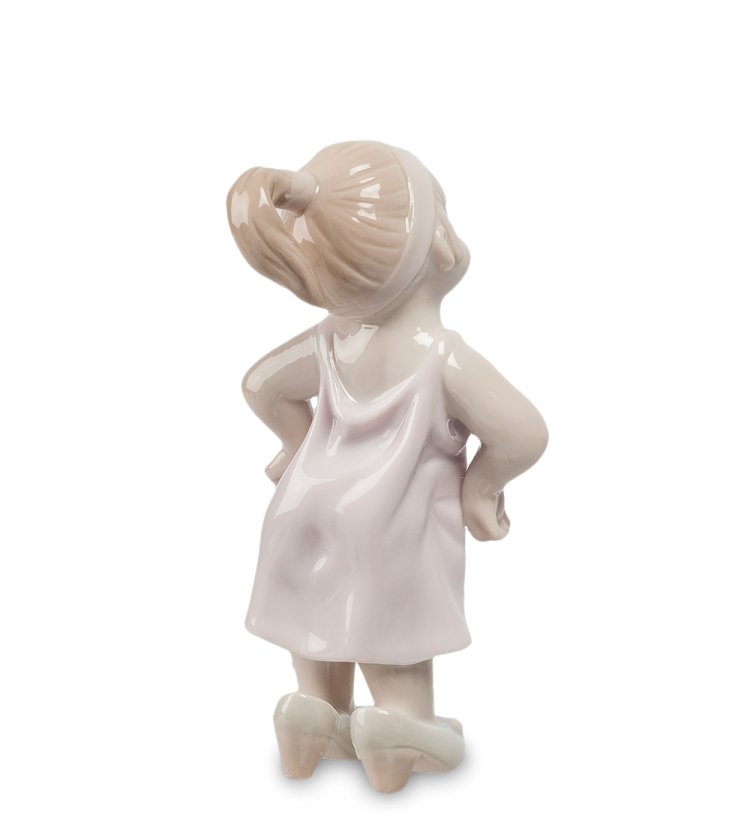 Статуэтка из фарфора Девочка в маминых туфлях Pavone JP-29/ 14, фотография со спины