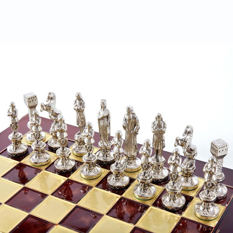 Шахматы Ренессанс, красная доска Manopoulos MP-S-9-36-RED, фотография серебряных фигур на доске