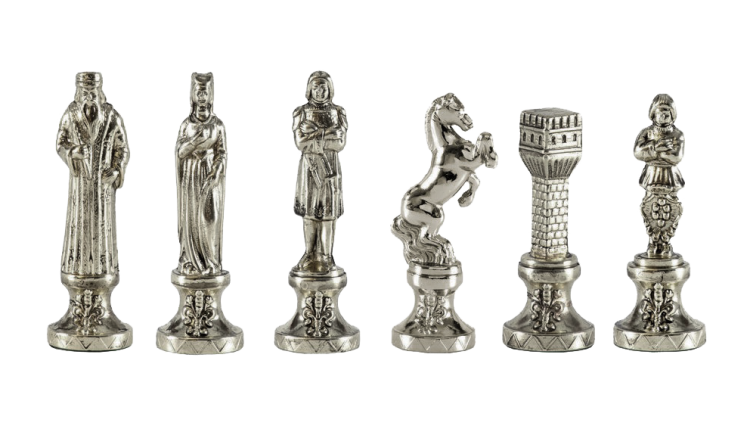 Шахматы Ренессанс, красная доска Manopoulos MP-S-9-36-RED, фотография серебряных фигур