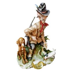 Статуэтка из фарфора Охотник