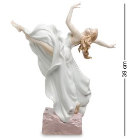 Статуэтка из фарфора Девушка в полете танца