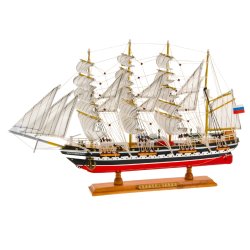 Модель корабля Крузенштерн