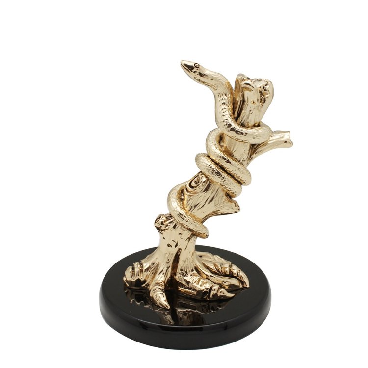 Статуэтка Золотая Змея на дереве