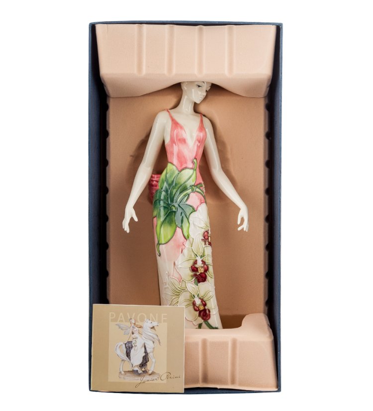Статуэтка из фарфора Девушка в платье с Орхидеями Pavone JP-98/ 23, фотография в упаковке