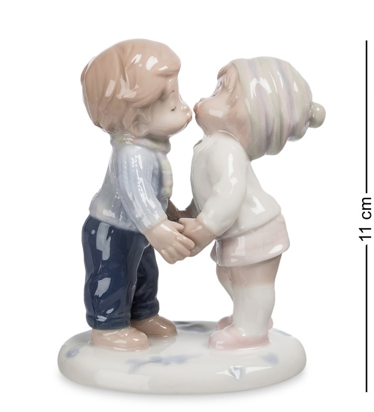 Фарфоровая статуэтка Первый поцелуй Pavone JP-42/16