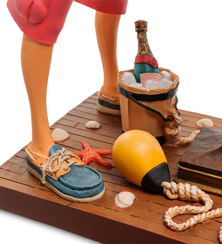 Статуэтка Капитан дальнего плавания - The Weekend Captain Forchino FO-85543, вид снизу