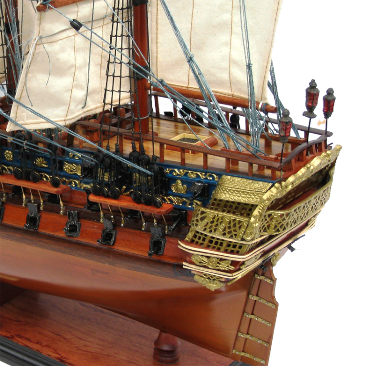 Модель парусного корабля HMS Bellona, Англия, 90 см, фотография кормы