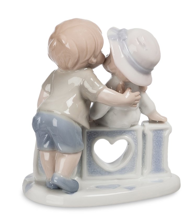 Фигурка из фарфора Признание в любви Pavone JP-42/17, фотография со спины