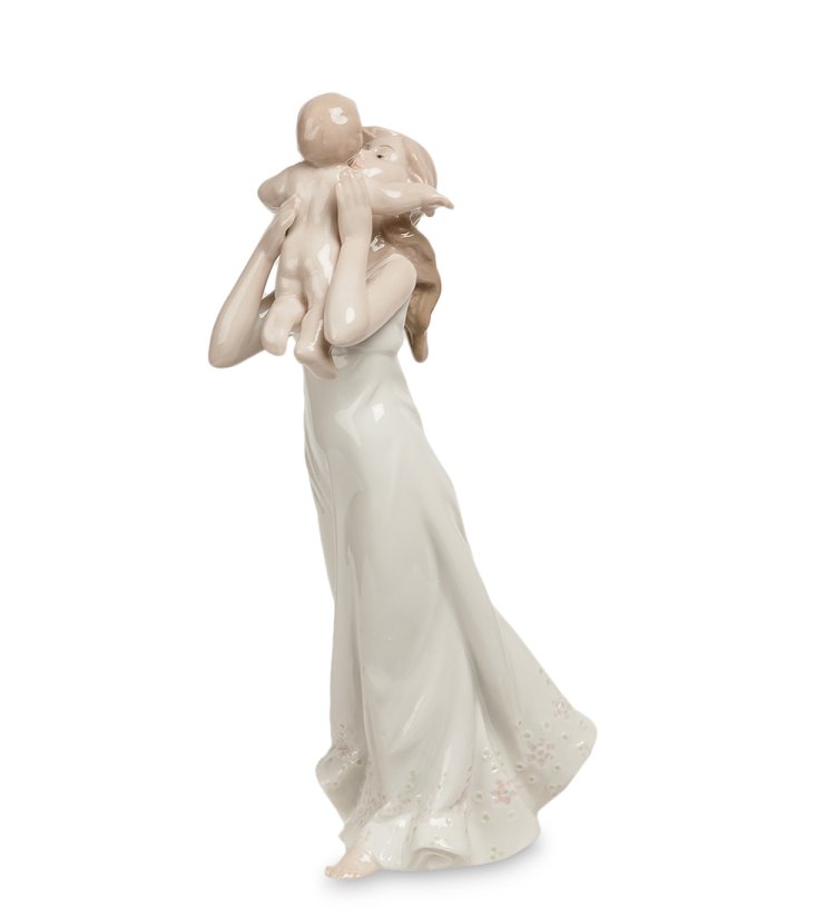 Статуэтка из фарфора Мать с целует младенца на руках Pavone JP-15/ 13, фотография сбоку