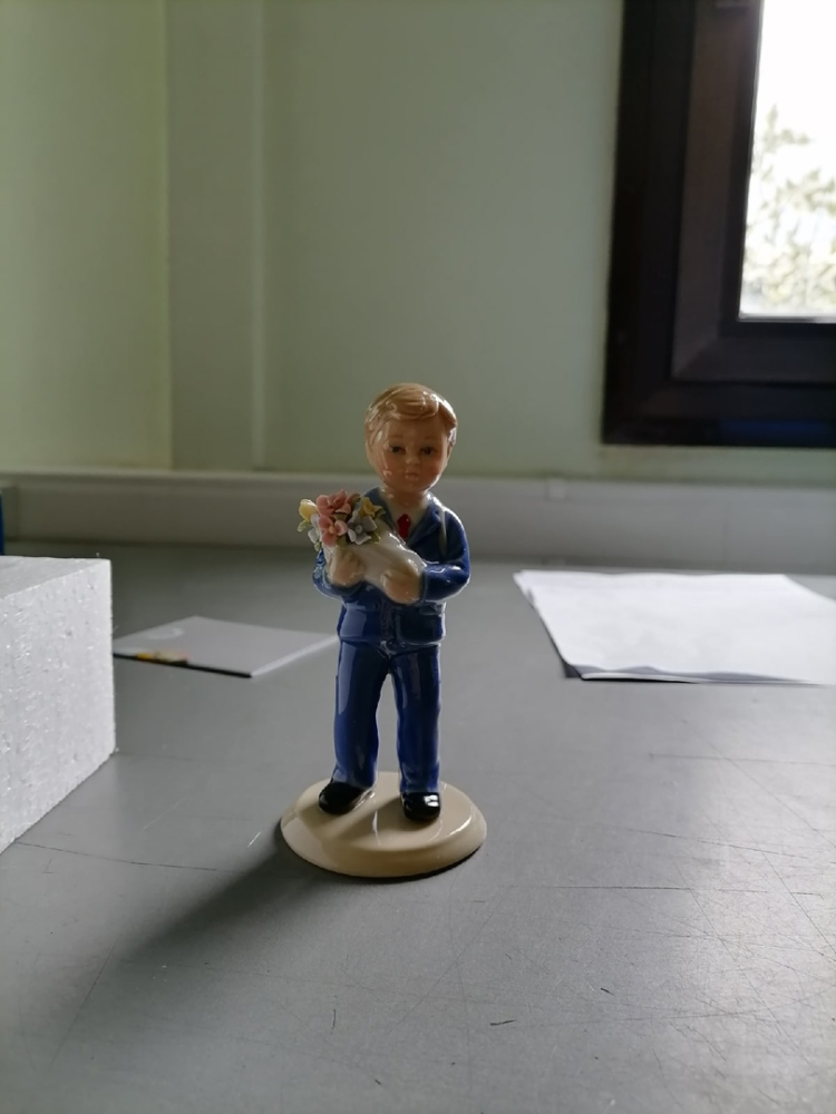 Статуэтка из фарфора Мальчик первоклассник Pavone CMS-58/ 3, фото со склада портретный вид