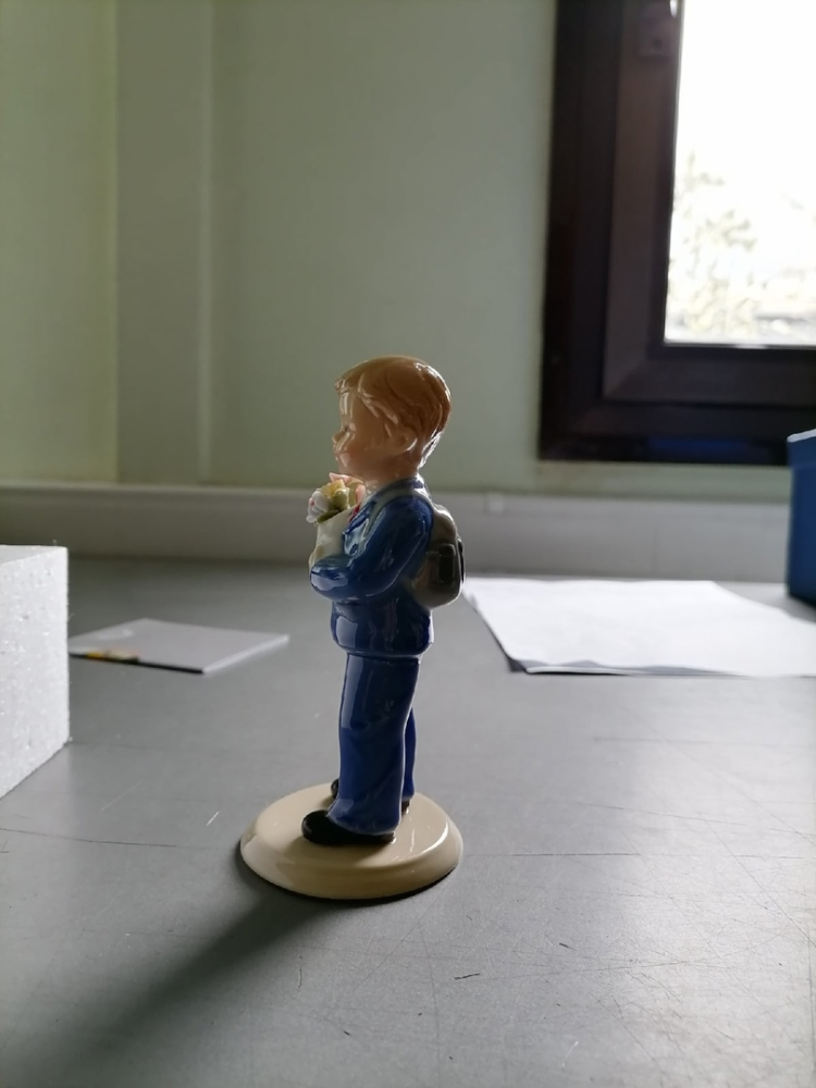 Статуэтка из фарфора Мальчик первоклассник Pavone CMS-58/ 3, фото со склада вид со стороны