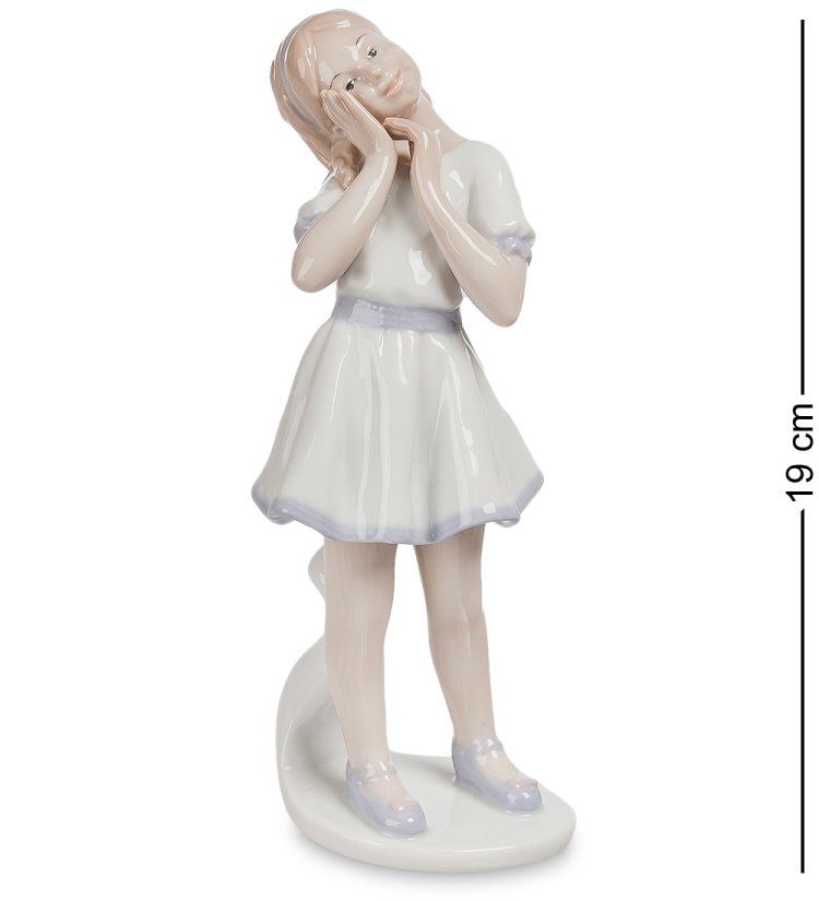 Фарфоровая фигурка Девочка-кокетка Pavone JP-42/22