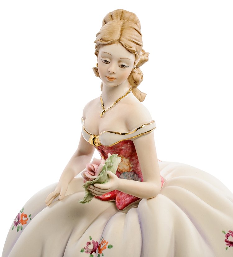 Статуэтка девушка в кресле Sabadin Vittorio SV- 18, фотография крупным планом