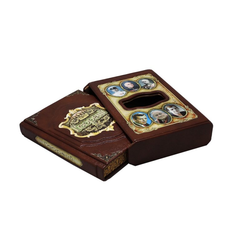 Книга в кожаном переплете Георгий - Великие имена в футляре BG1345F, фотография сбоку книги