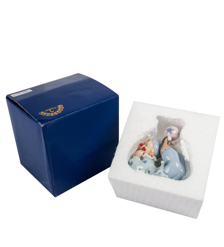 Статуэтка из фарфора Маленький клоун с собачкой Pavone CMS-23/17, фотография упаковки