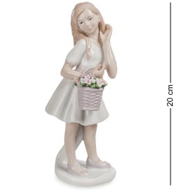 Статуэтка из фарфора Девочка-кокетка