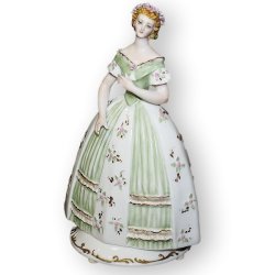 Статуэтка из фарфора Четыре сезона - весна