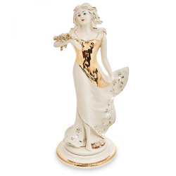 Статуэтка из керамики Девушка с полевыми цветами