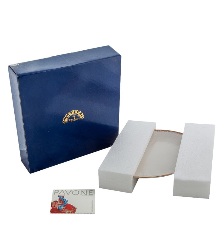 Тарелка в форме сердца из фарфора Морская ракушка Pavone FM-34/ 6, фотография в упаковке