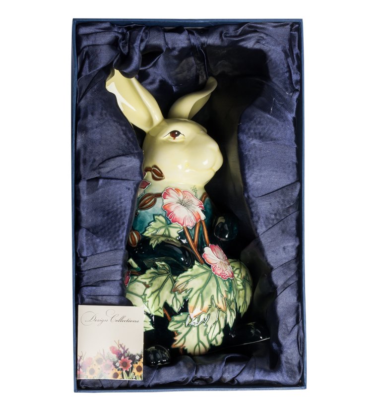 Статуэтка из фарфора Кролик в цветах Pavone JP-11/ 4, фотография в упаковке