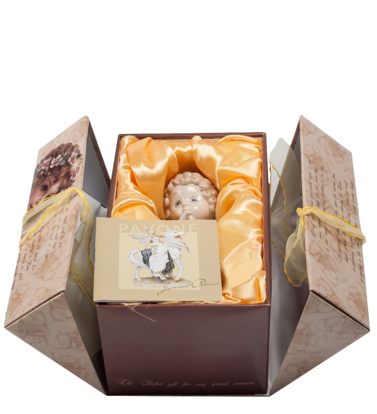 Статуэтка из фарфора Молящийся Ангел в платье Pavone JP-05 /17, фотография в упаковке