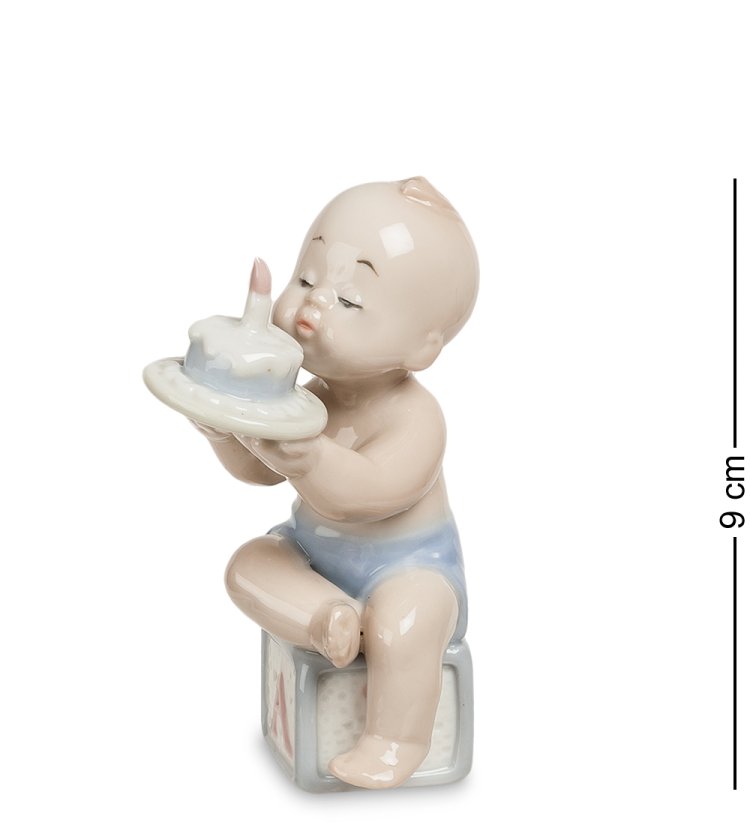 Статуэтка из фарфора Мальчик с тортом Именинник Pavone JP-15/ 16