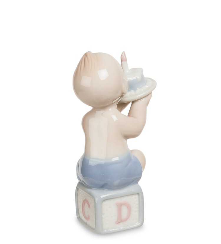 Статуэтка из фарфора Мальчик с тортом Именинник Pavone JP-15/ 16, фотография со спины