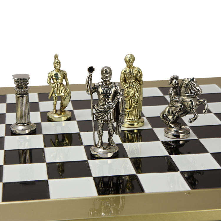 Шахматы Античные войны, Черно-белая доска, большие Manopoulos MP-S-10-44-BLA, фотография фигур на доске