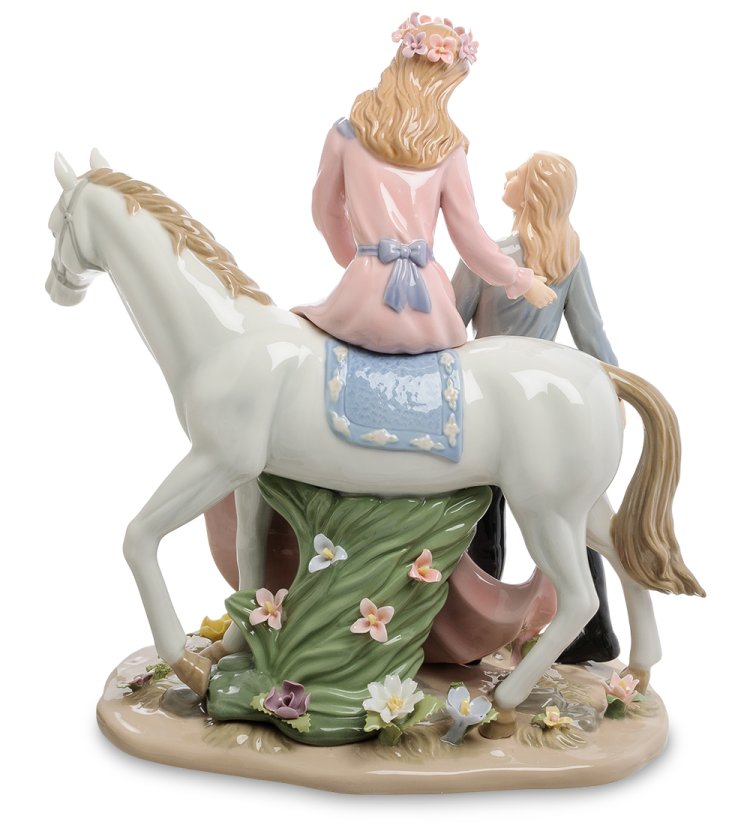 Статуэтка из керамики Влюбленная Пара с лошадью Pavone CMS-10/39, фотография с обратной стороны