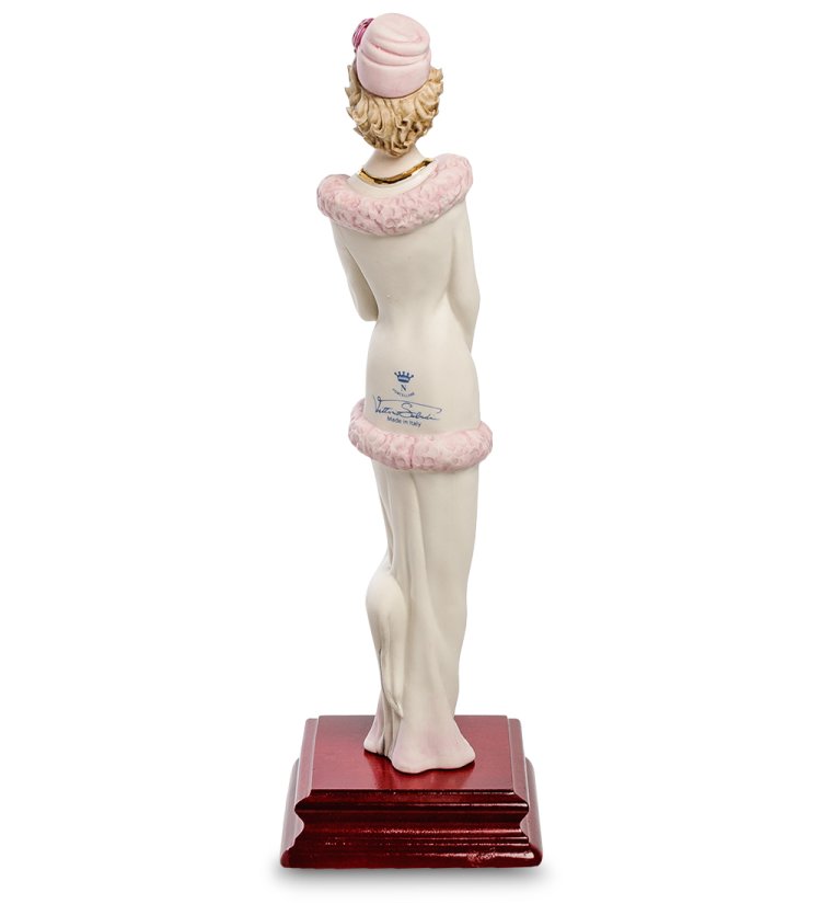 Статуэтка из фарфора Девушка с собачкой Sabadin Vittorio SV- 22, фотография со спины