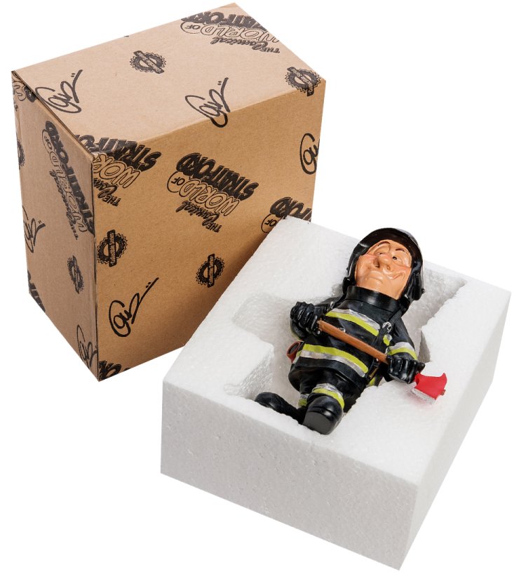 Статуэтка Пожарный с инструментом The Comical World of Stratford RV-660, упаковочный вид
