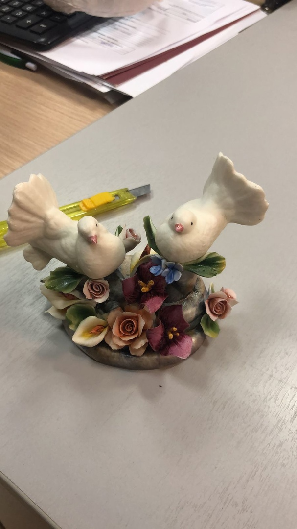 Статуэтка из фарфора Пара голубей, фото со склада