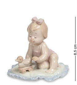 Статуэтка из фарфора Девочка с уточкой на подушке