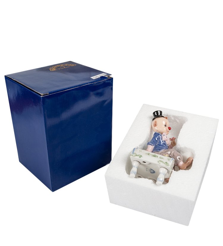 Статуэтка из фарфора Клоун на рояле с цветком Pavone CMS-23/28, фотография упаковки