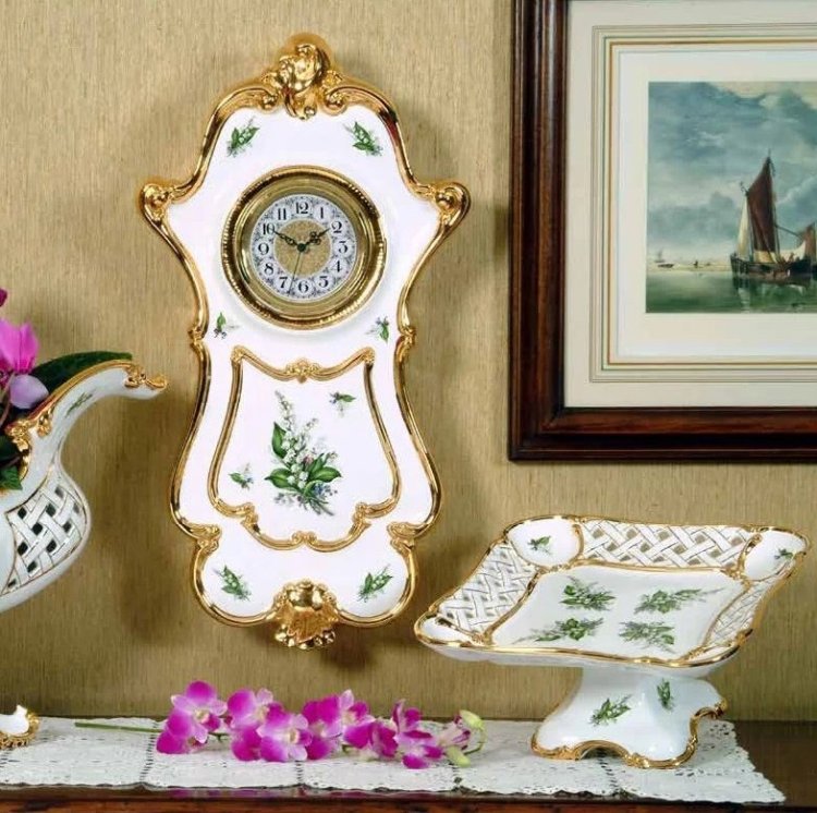 Настенные часы из керамики коллекция Ландыши Migliore De Luxe 26390, фотография в интерьере