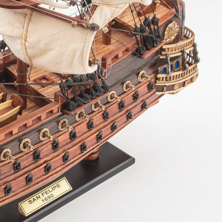 Модель корабля San Felipe маленький