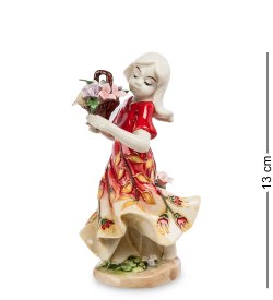 Статуэтка из фарфора Девочка Осень с корзинкой цветов