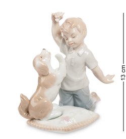 Статуэтка из фарфора Друзья - Мальчик с собачкой