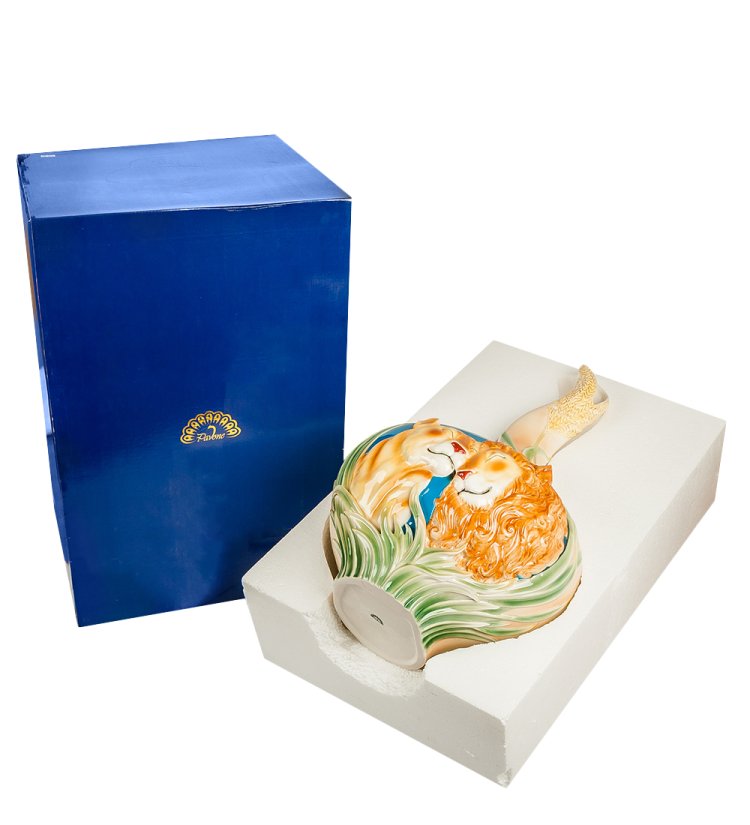 Ваза для цветов из фарфора с узким горлом Лев Pavone FM-32/ 6, фотография в упаковке