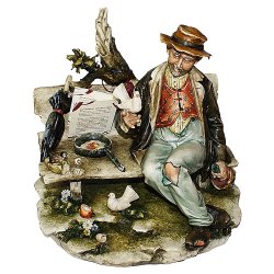 Фарфоровая статуэтка Бродяга с бутылкой