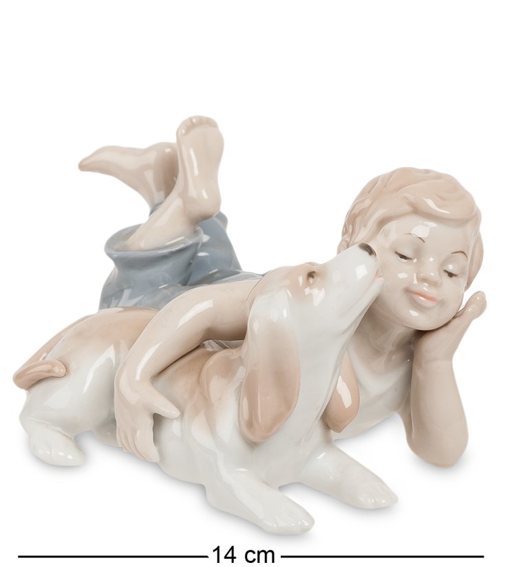 Статуэтка из фарфора Мальчик лежит с собачкой Pavone JP-29/56