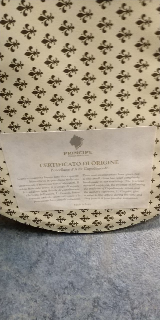 Барельеф из фарфора Ангелочки с розами (без росписи), фото со склада оборотная сторона