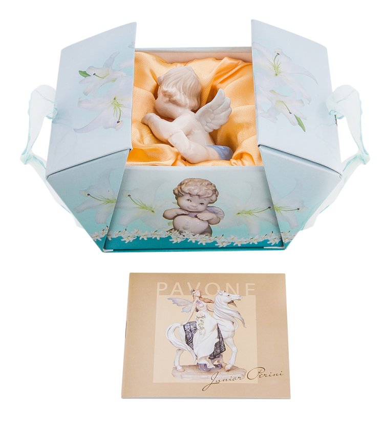 Фигурка из фарфора Амурчик с голубым луком Pavone JP-21/11, фотография в упаковке