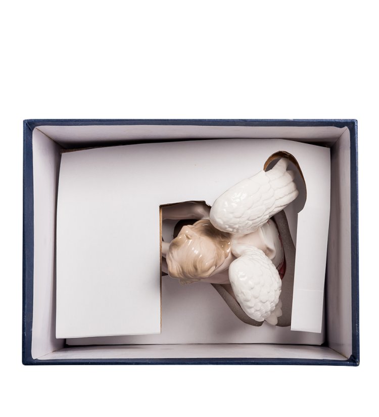 Статуэтка из фарфора Ангел девушка, сидит Pavone JP-764/ 5, фотография в коробочке