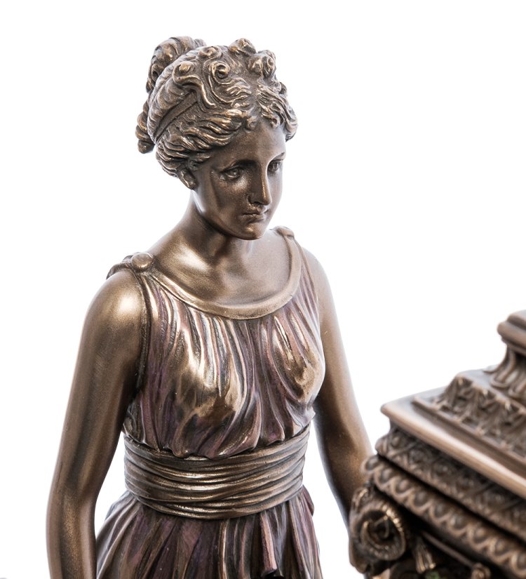 Часы в стиле барокко Уходящее время Veronese WS-613/ 1, портретный вид