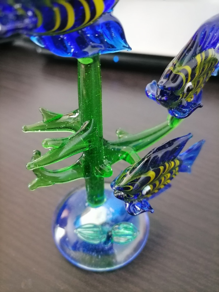 Статуэтка из Муранского стекла Трио Рыбок, цвет Бюрюзовый, фото со склада увеличенный вид деталей