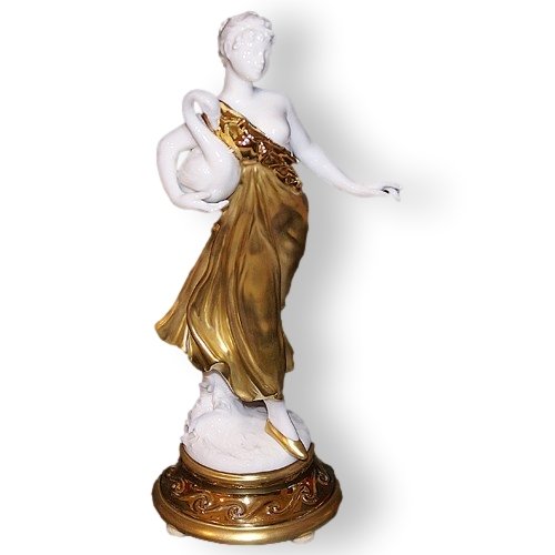 Фарфоровая статуэтка Девушка с лебедем